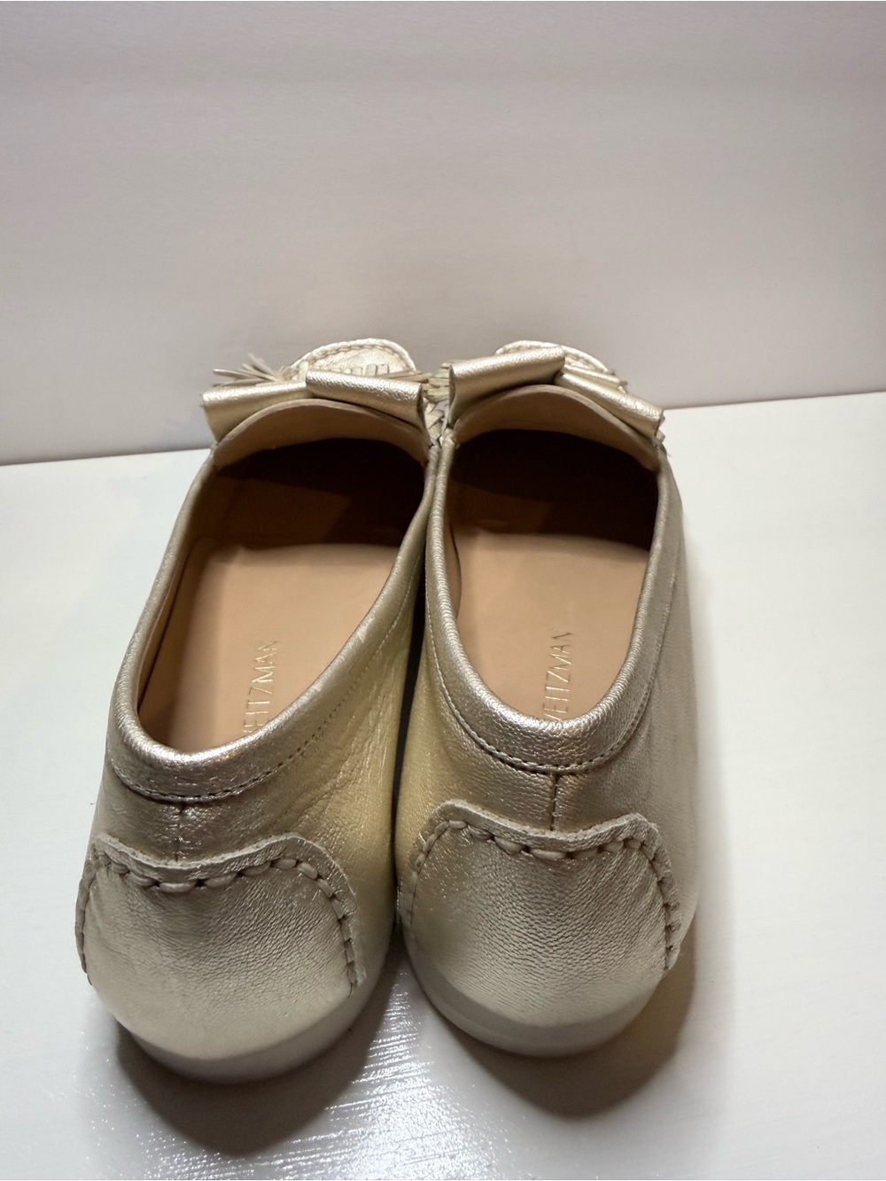 Stuart Weitzman Champagne Gold Metallic Tassel Loafers Moccasins Size 8.5 - Picture 4 of 8